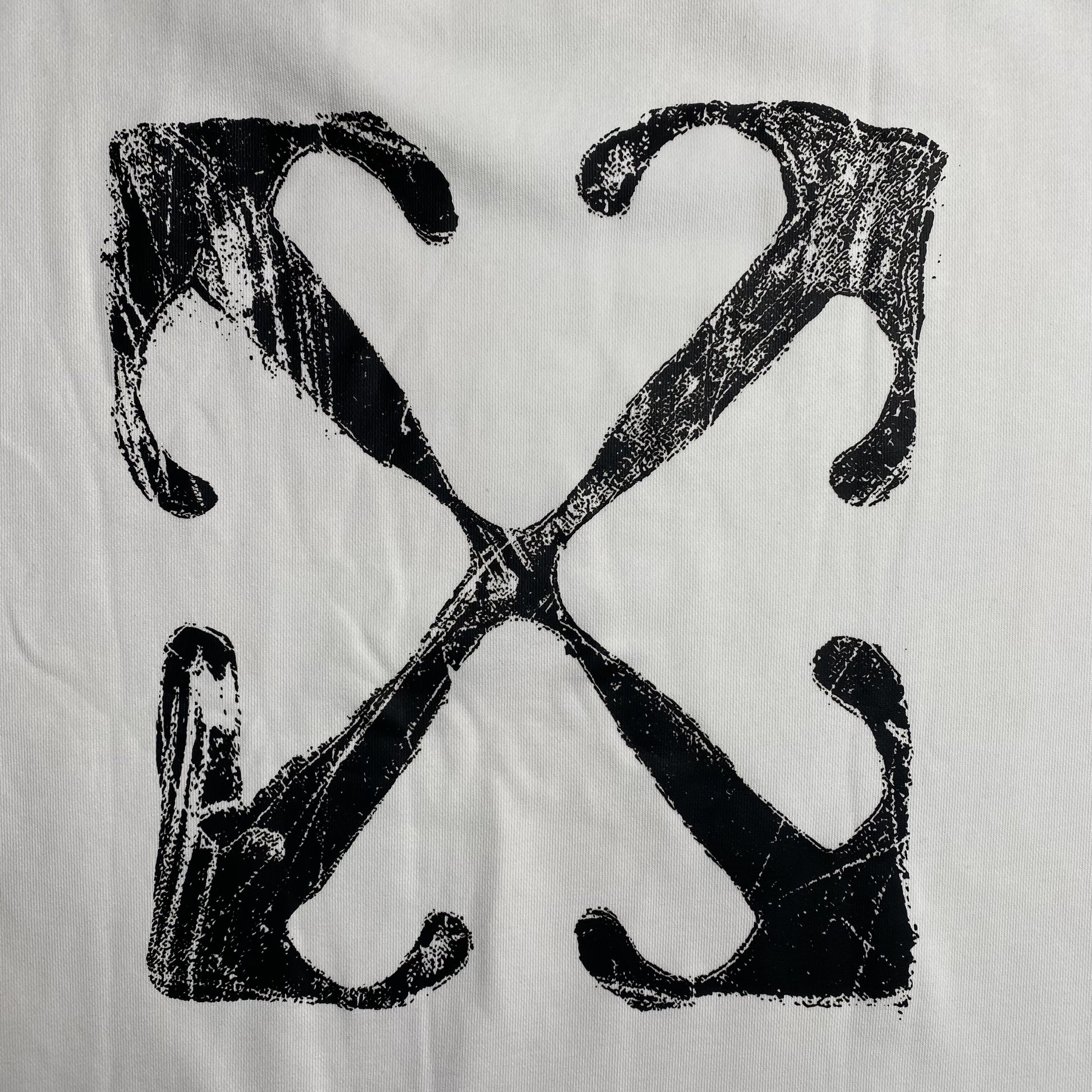 off-white-scratch-arrow-crewneck-white-3-Drip Store Argentina