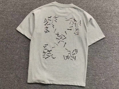 off-white-screws-arrow-tee-grey-Drip Store Argentina