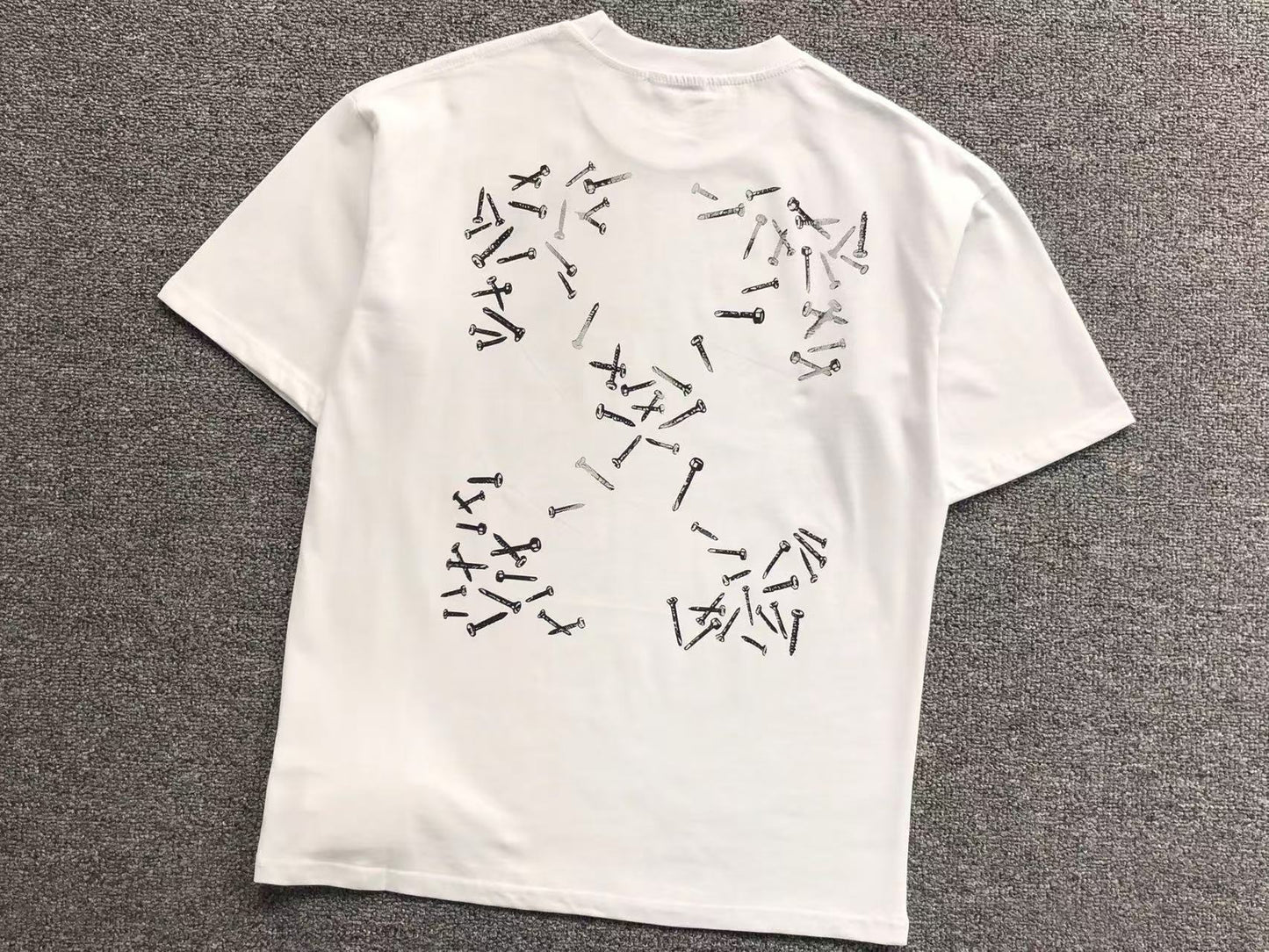 off-white-screws-arrow-tee-white-Drip Store Argentina