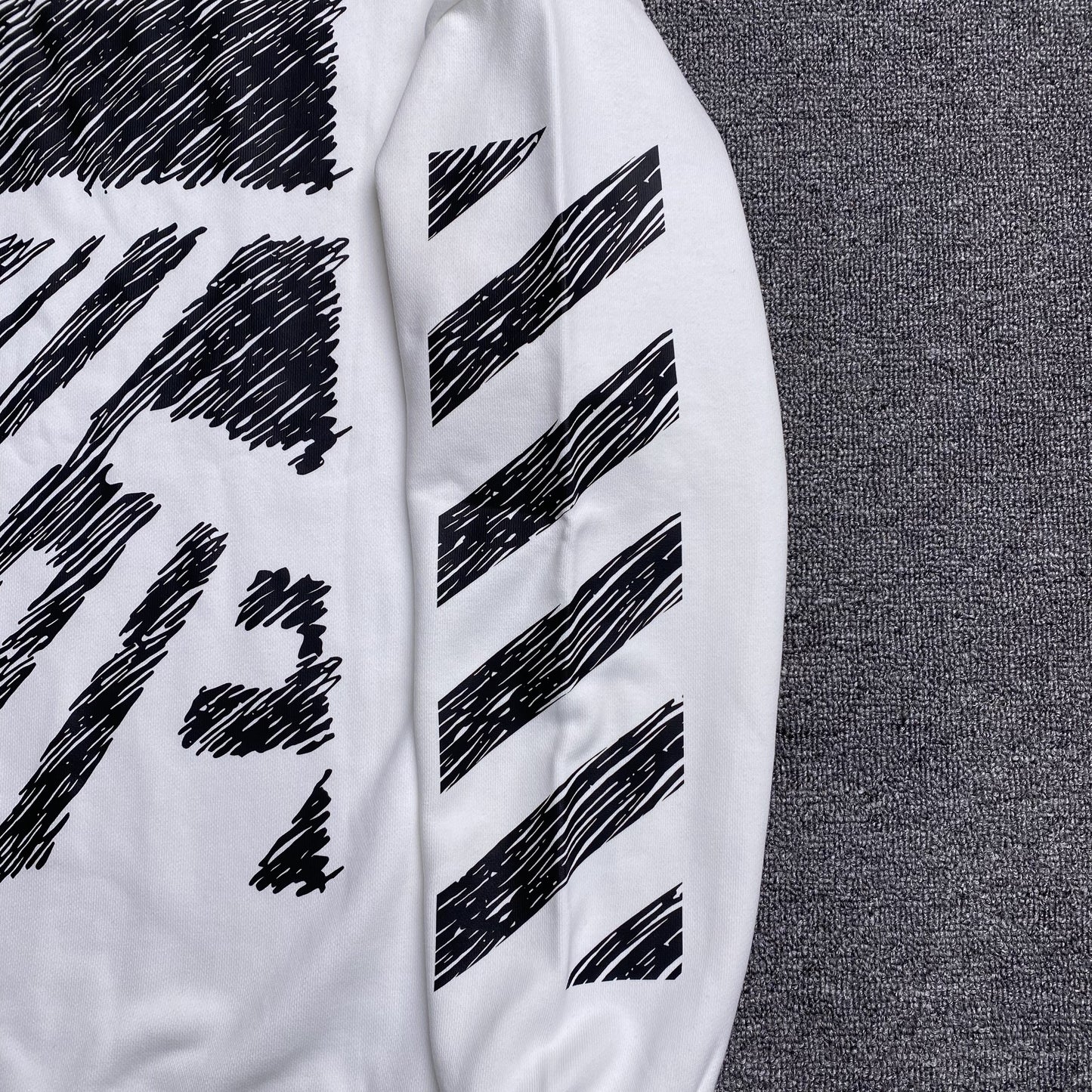 off-white-scribble-diag-crewneck-white-6-Drip Store Argentina
