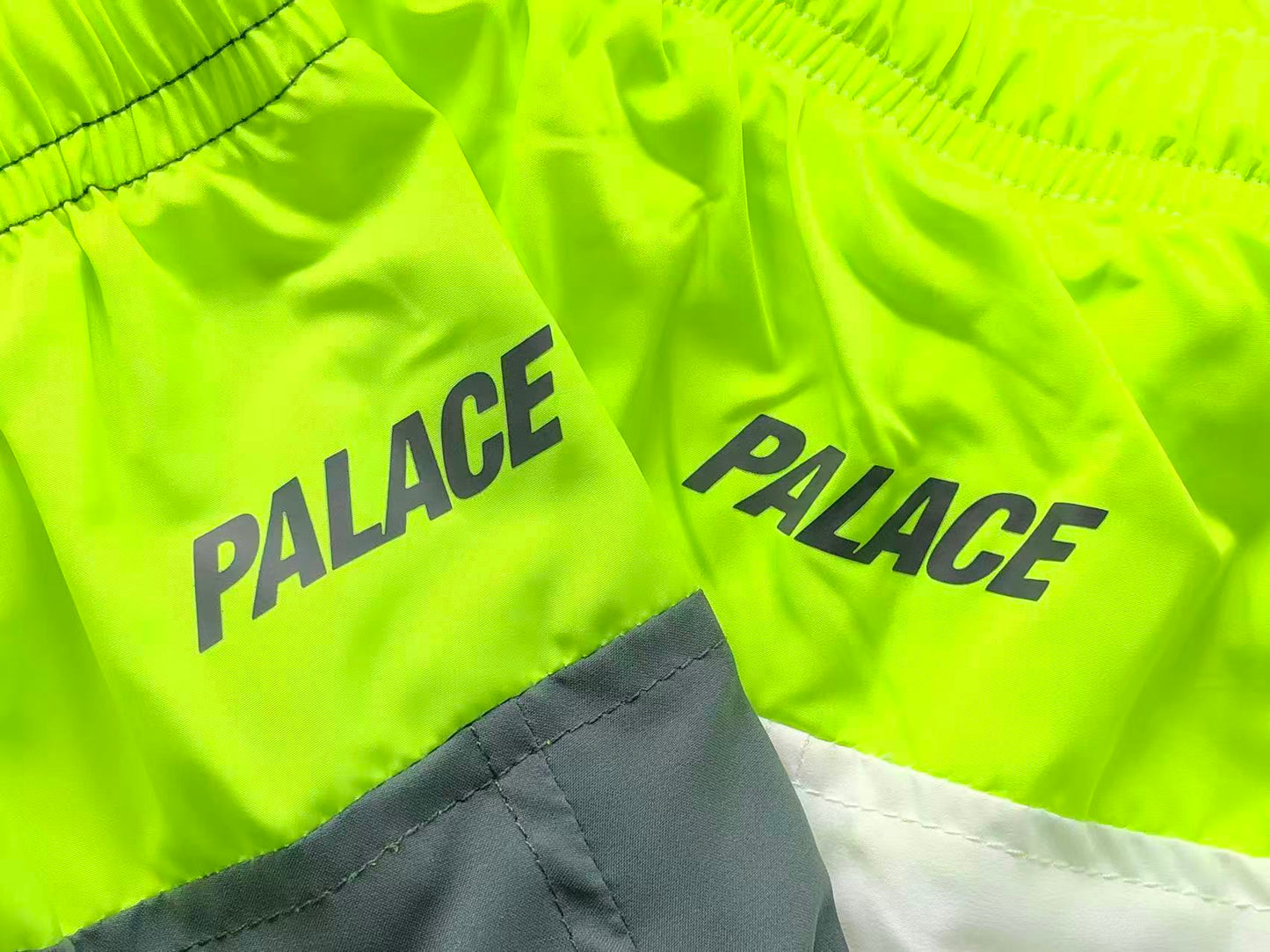 Pantalón Palace x Nike Total P90 Gris