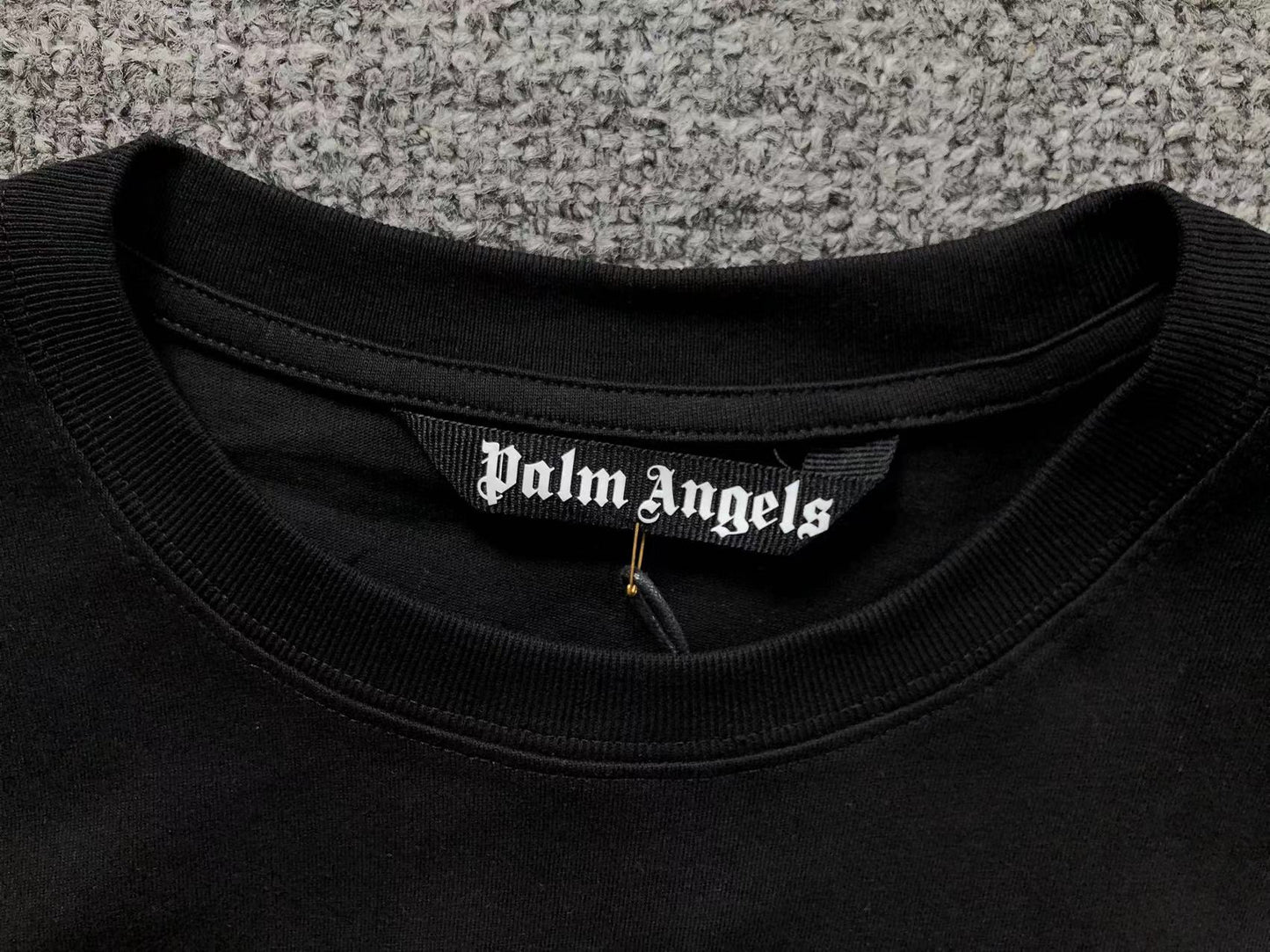 palm-angels-milano-sprayed-tee-black-5-Drip Store Argentina