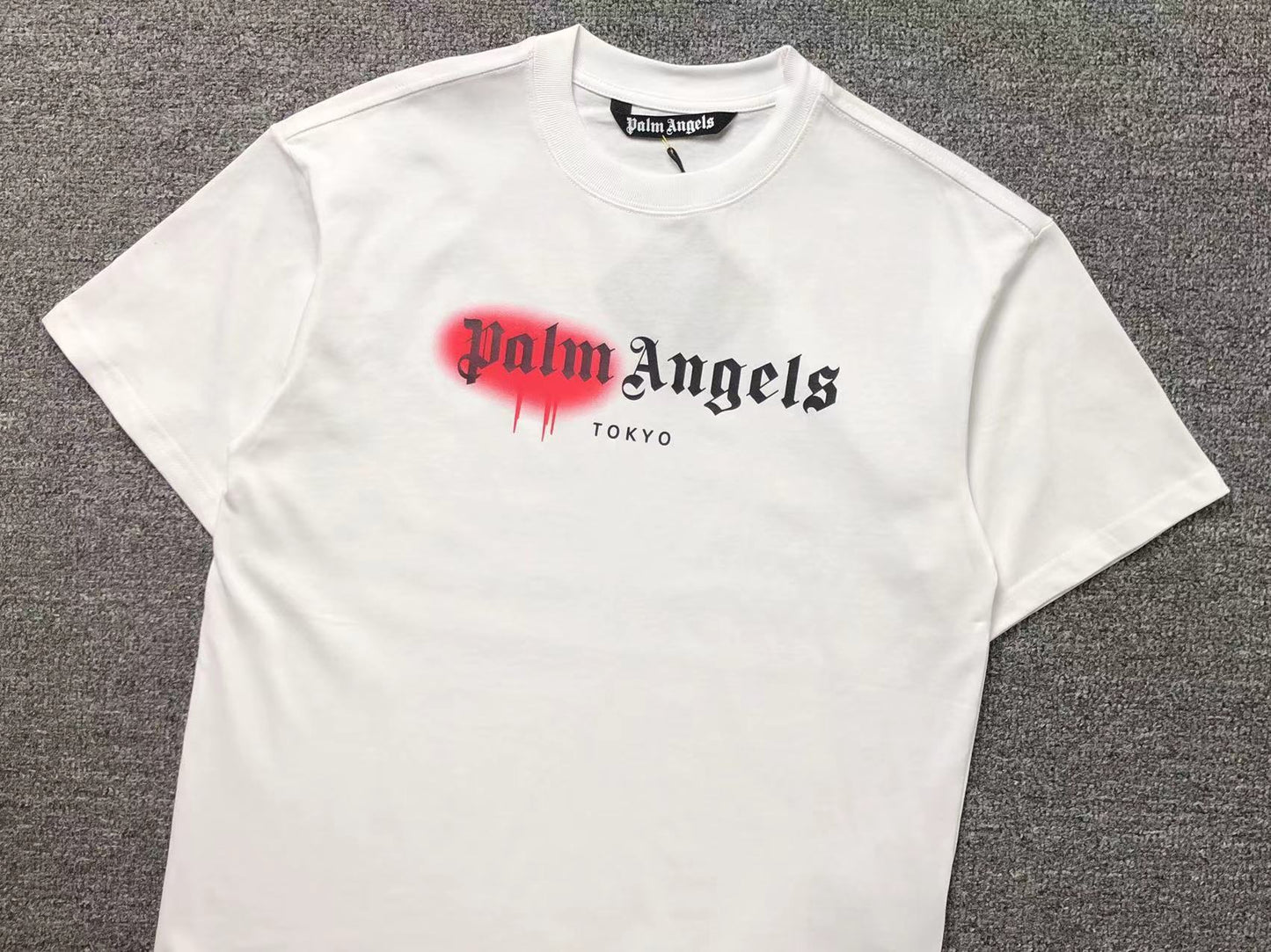 palm-angels-tokyo-sprayed-tee-white-3-Drip Store Argentina