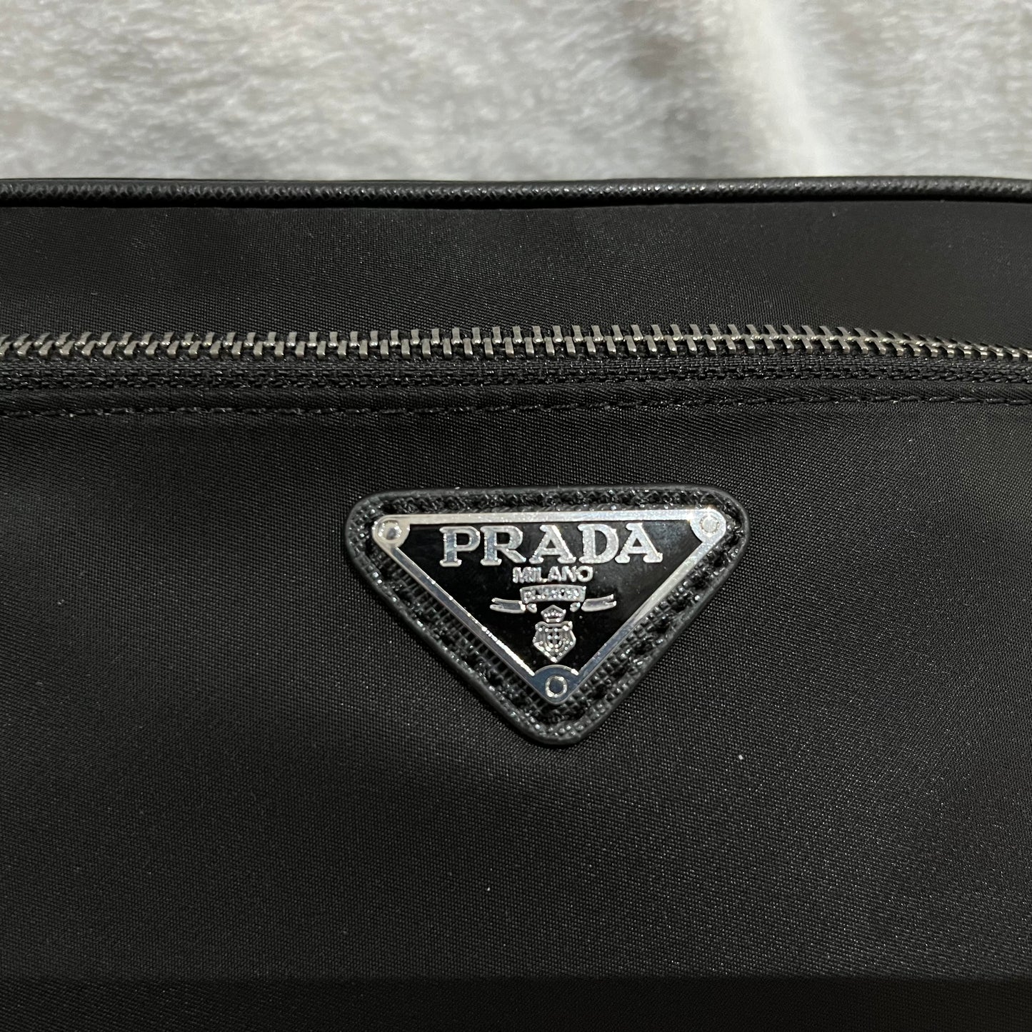 prada-re-nylon-wash-bag-black-3-Drip Store Argentina