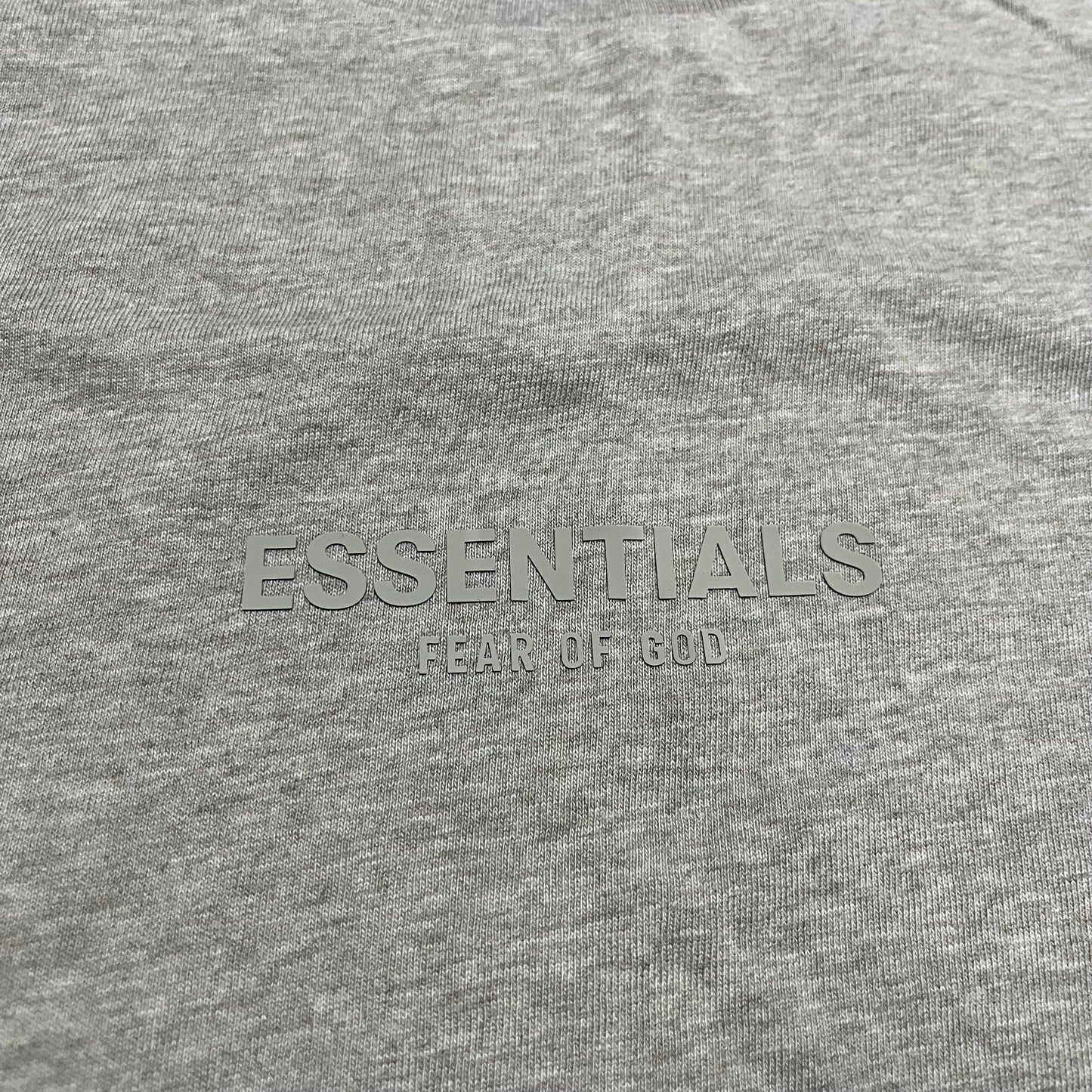 Remera Essentials Small Logo L