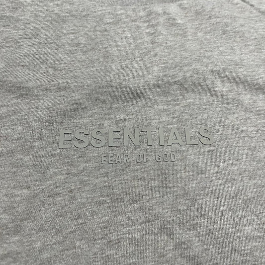 Remera Essentials Small Logo L