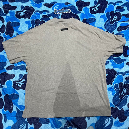 Remera Essentials Small Logo L