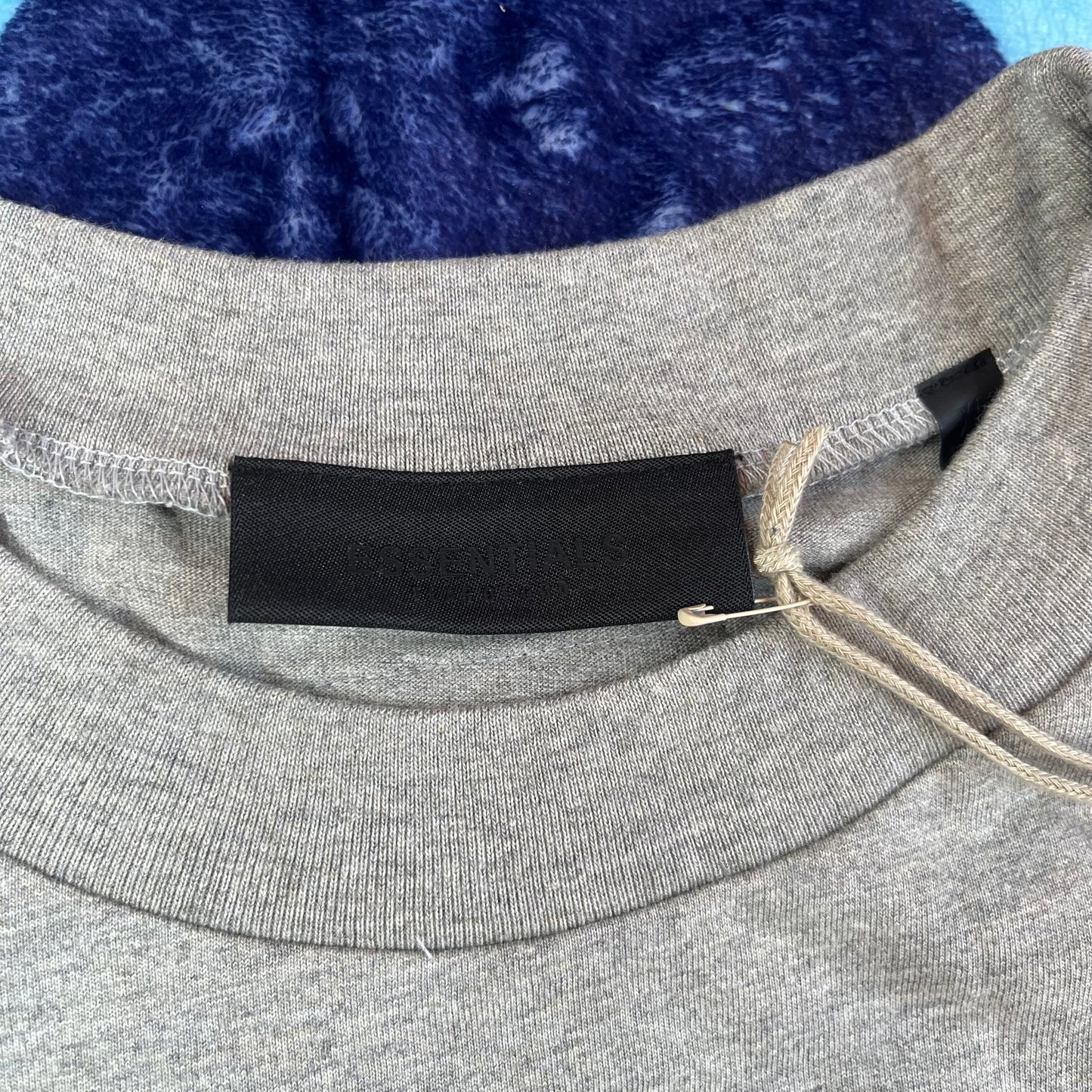 Remera FOG Essentials Arch Logo Gris XL