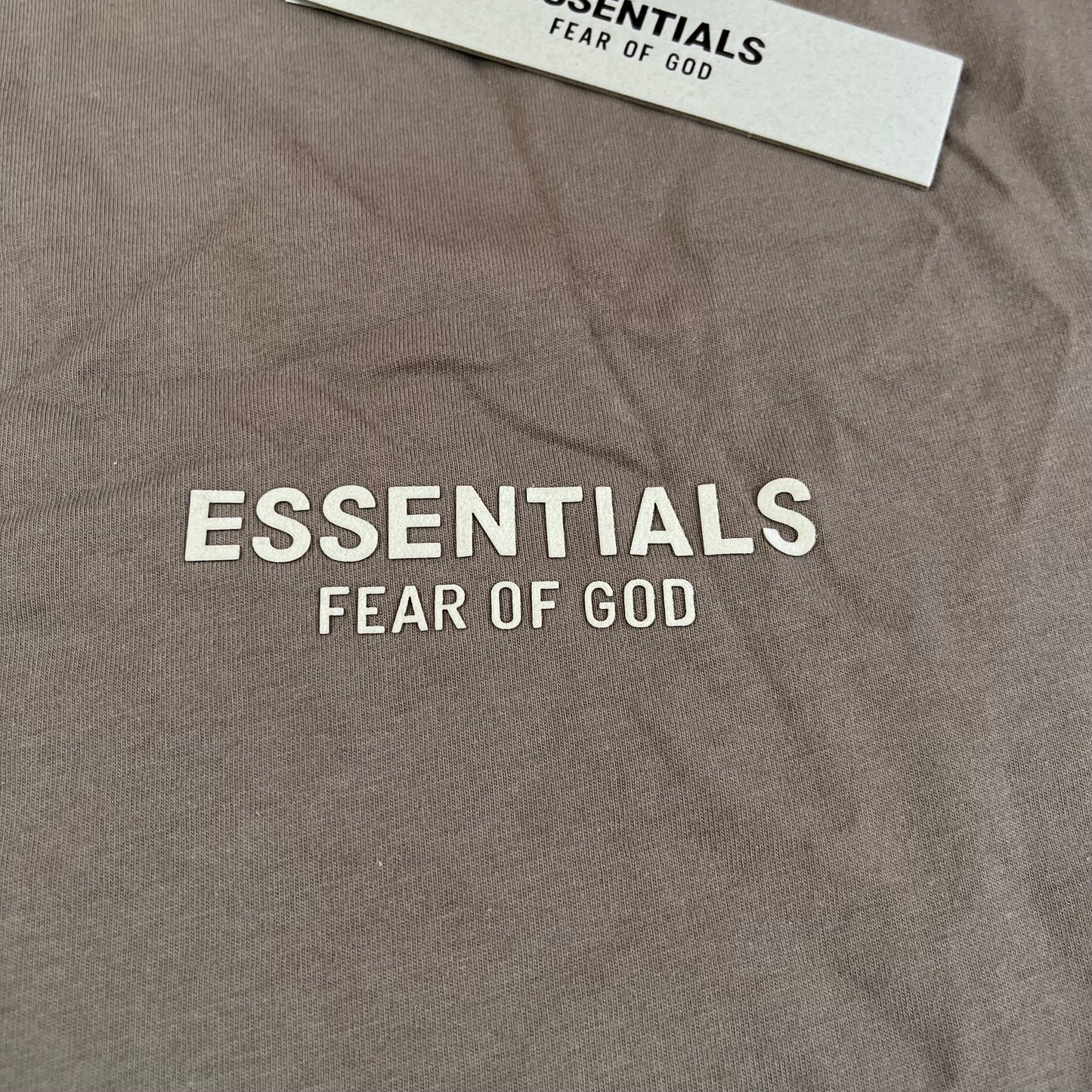 Remera FOG Essentials Oak L