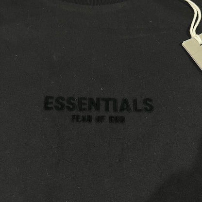 Remera FOG Essentials Small Logo M