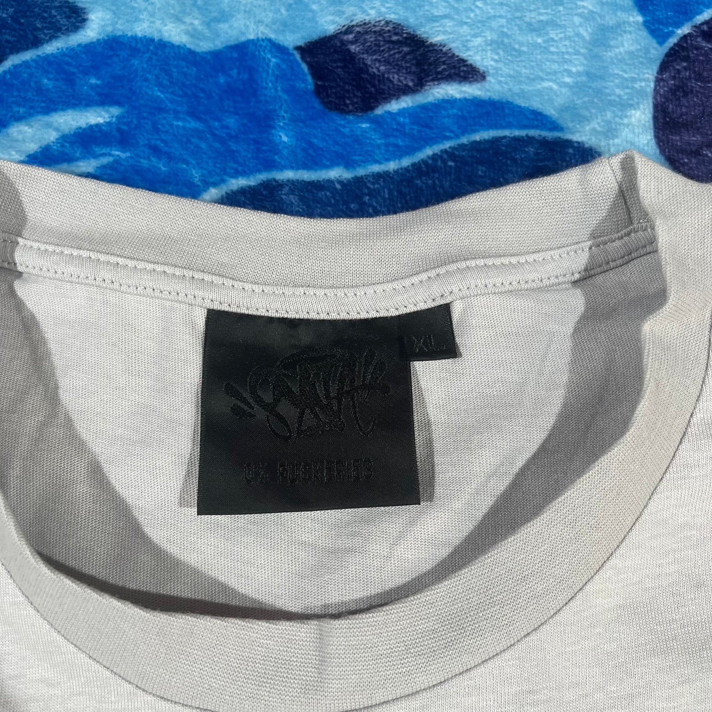 Remera Syna World Gris XL