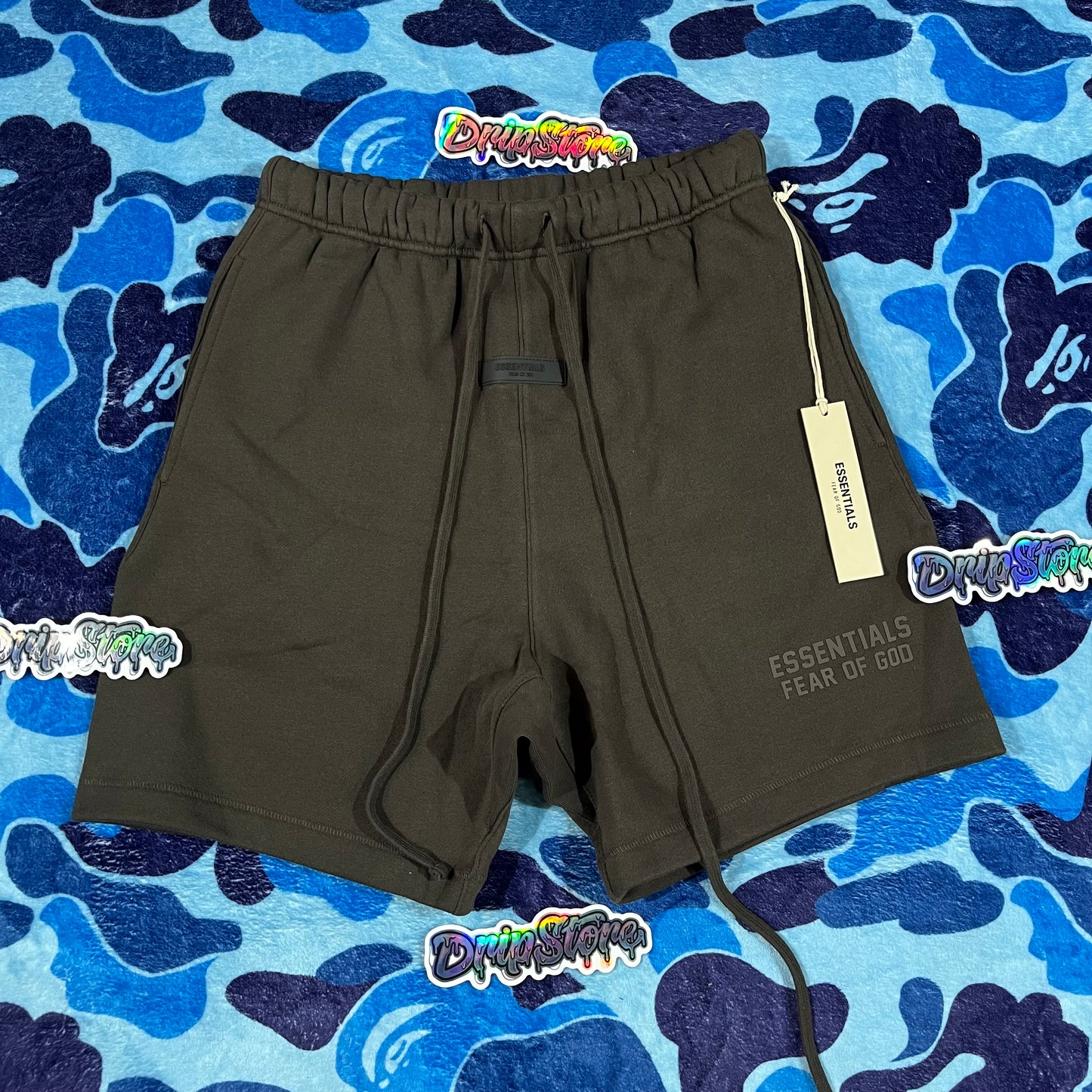 Short Essentials Off Black S