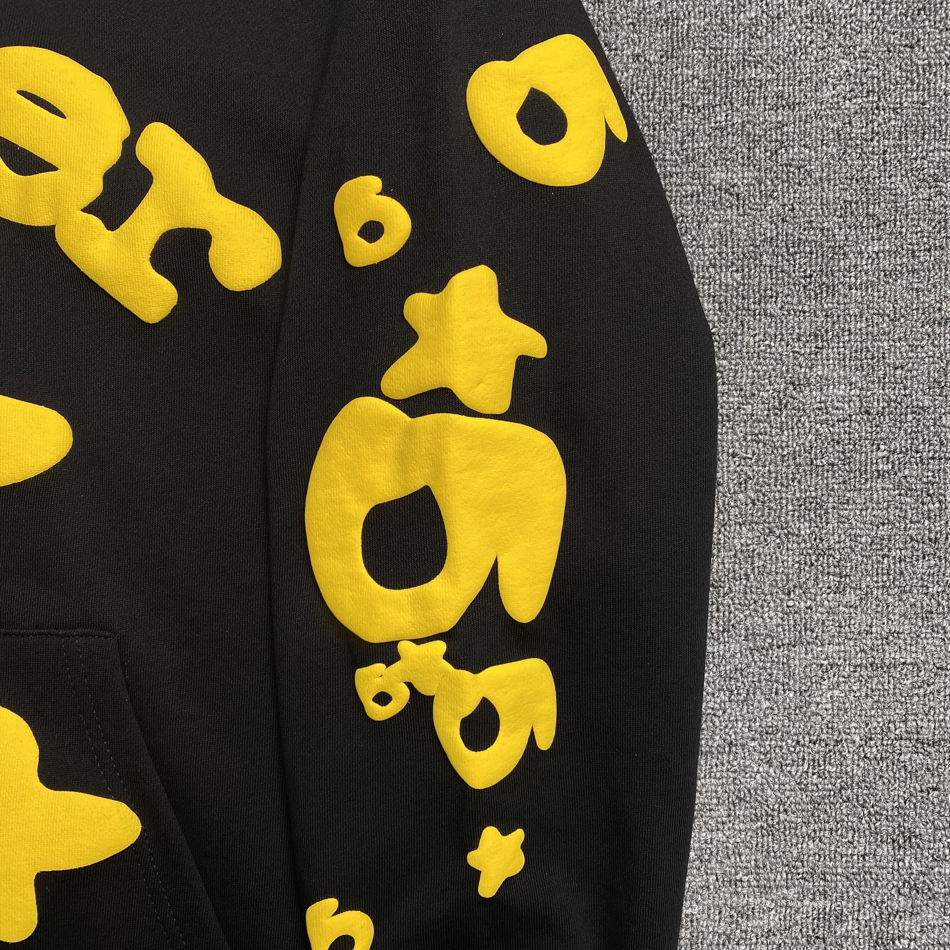sp5der-beluga-hoodie-onyx-yellow-4-Drip Store Argentina