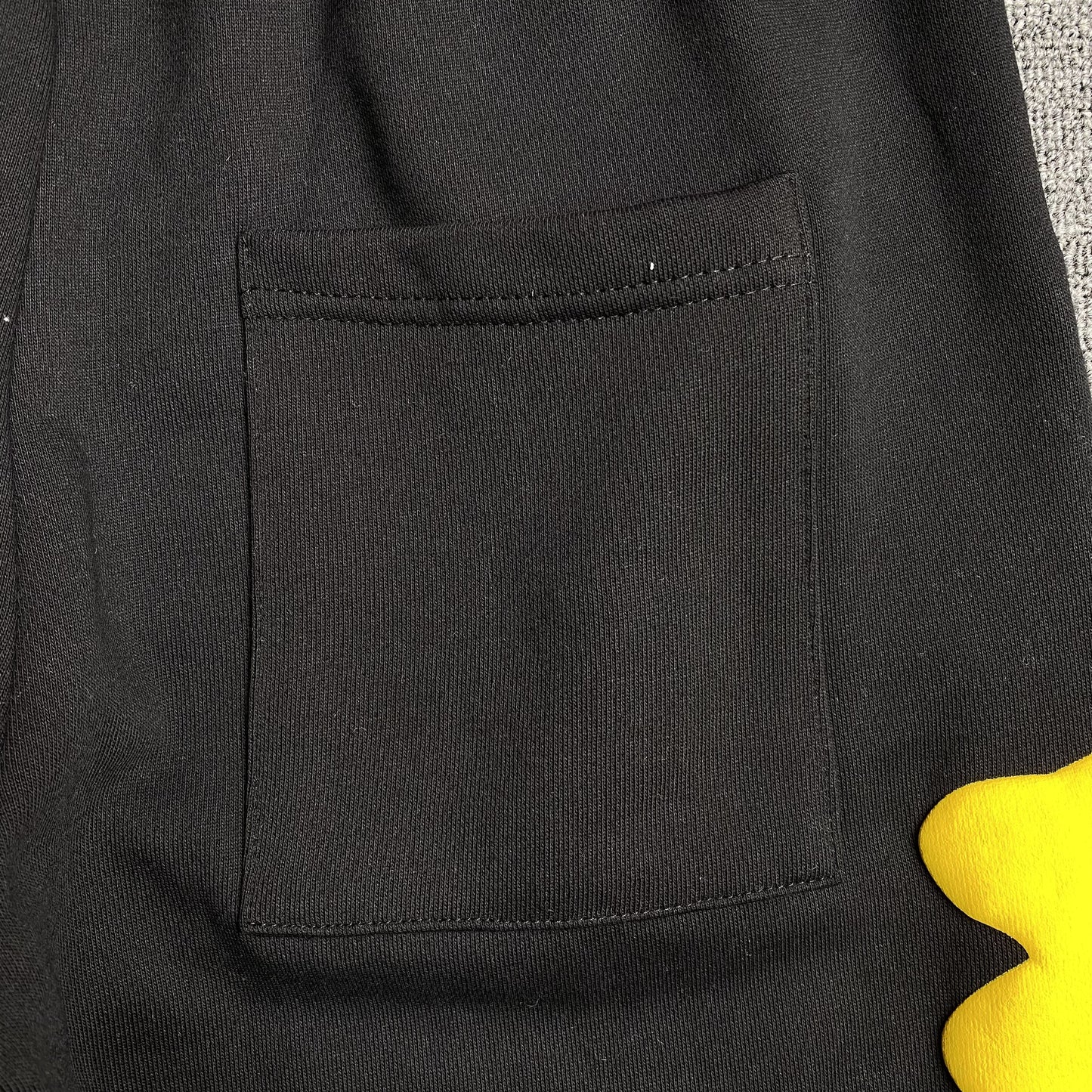 sp5der-beluga-sweatpants-onyx-yellow-5-Drip Store Argentina