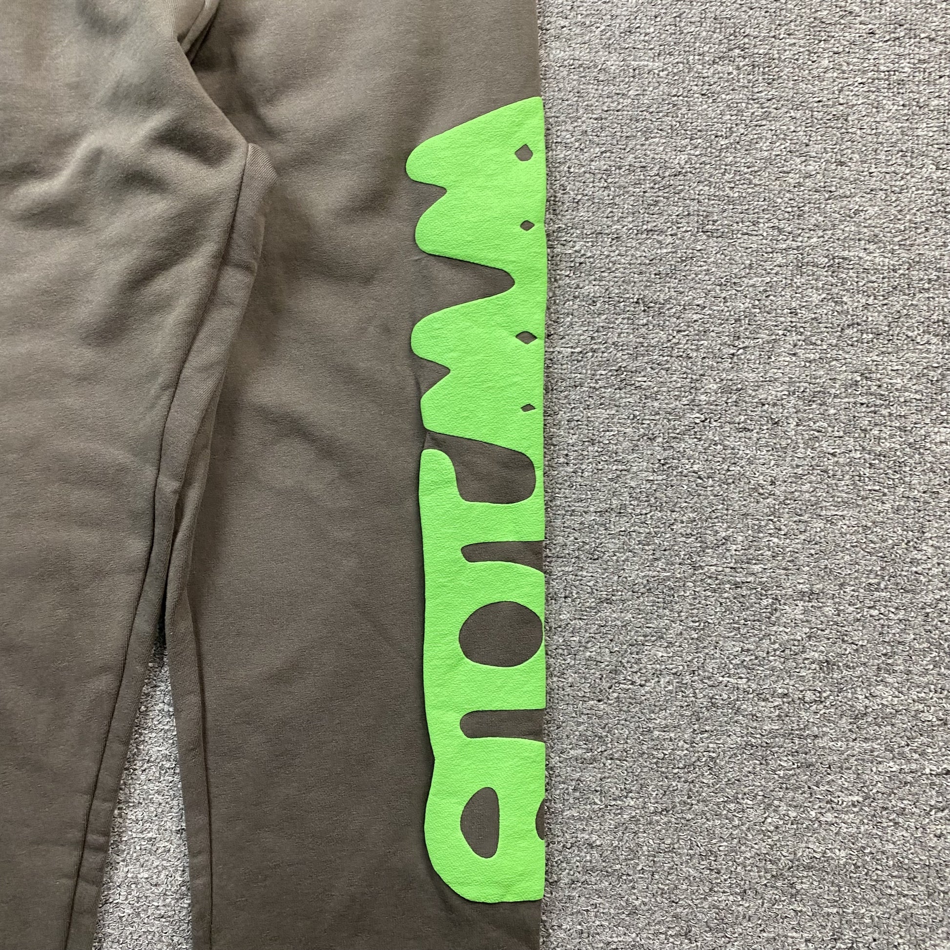 sp5der-beluga-sweatpants-slate-grey-green-3-Drip Store Argentina