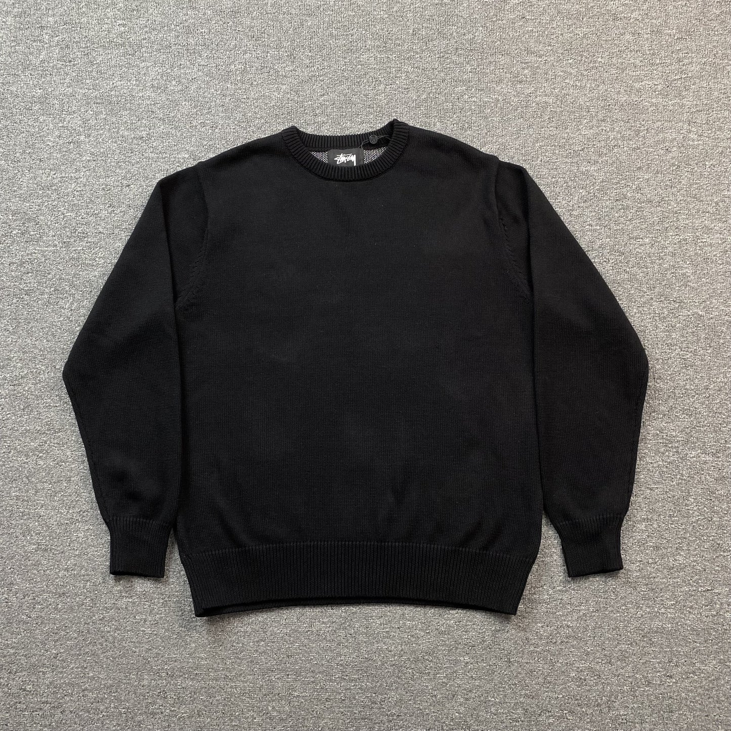 stussy-laguna-icon-sweater-black-2-Drip Store Argentina