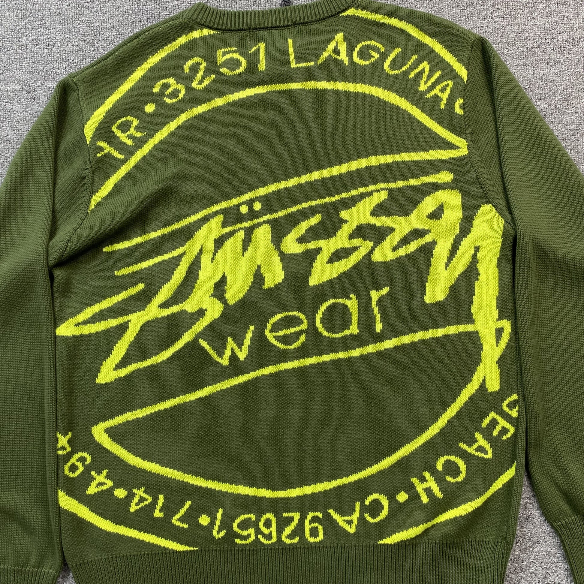 stussy-laguna-icon-sweater-dark-green-3-Drip Store Argentina