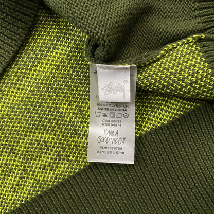 stussy-laguna-icon-sweater-dark-green-7-Drip Store Argentina