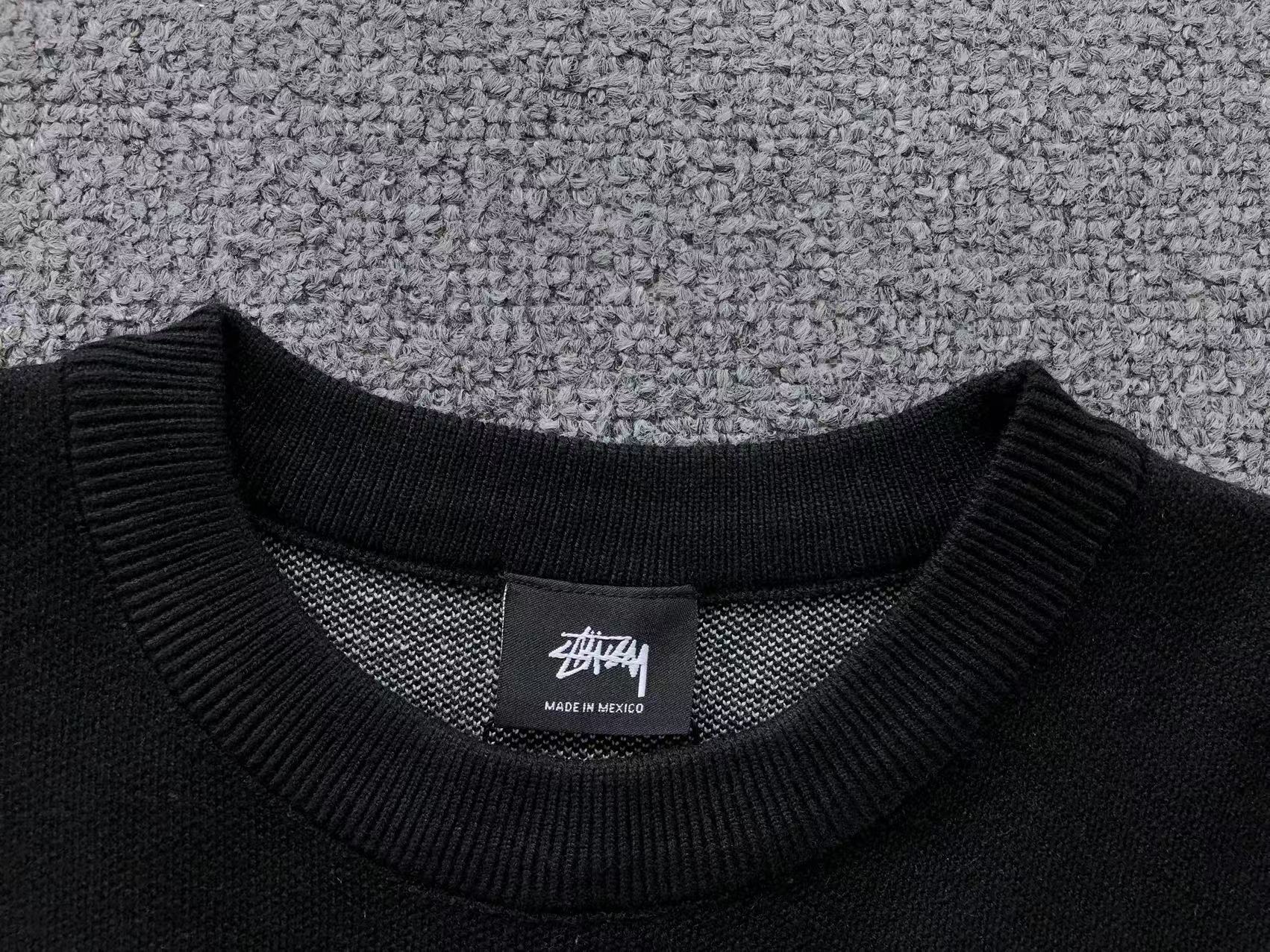 Sweater Stussy Stock Logo Knit Negro - Drip Store Argentina
