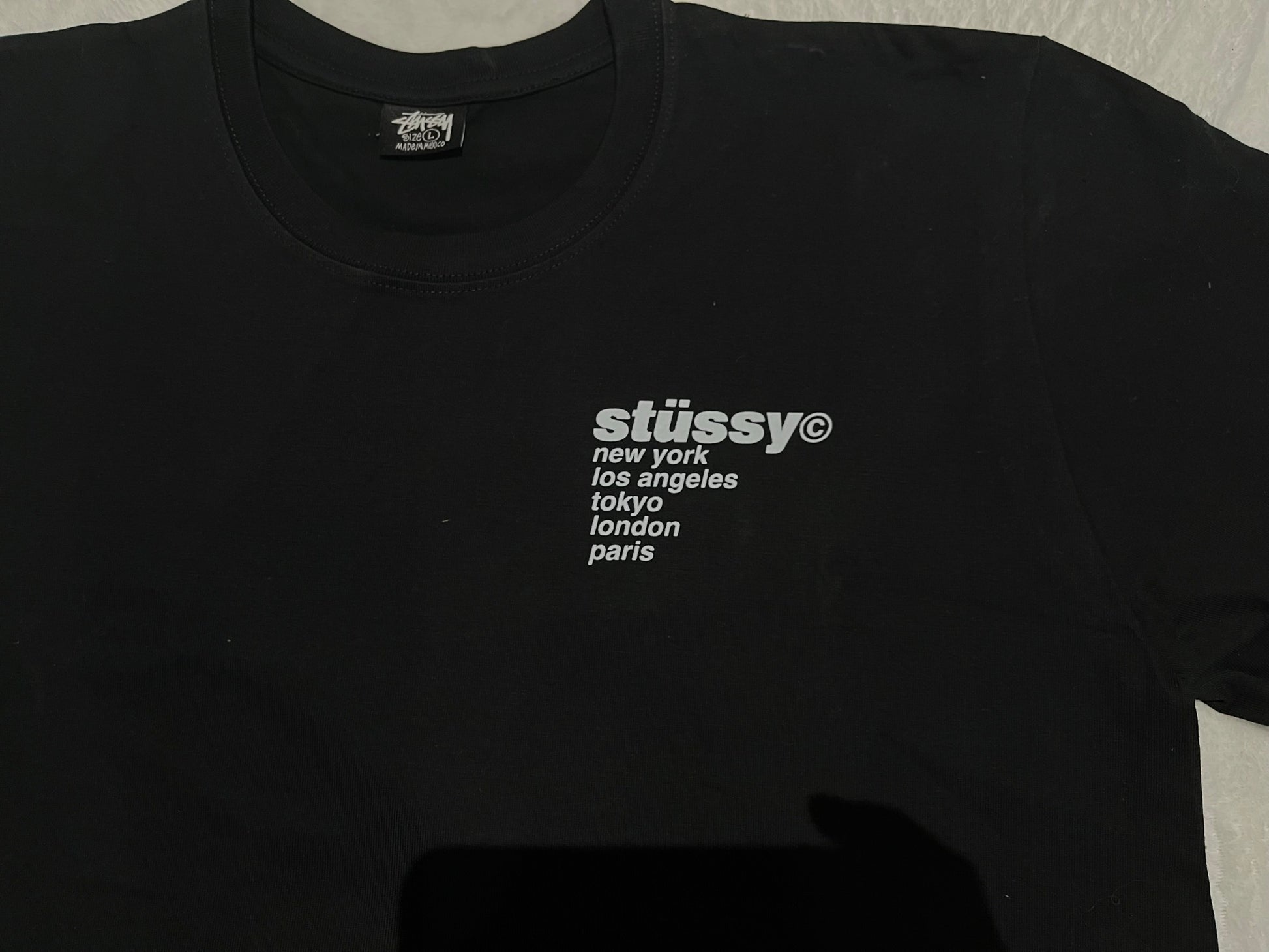 stussy-strawberry-tee-black-3-Drip Store Argentina