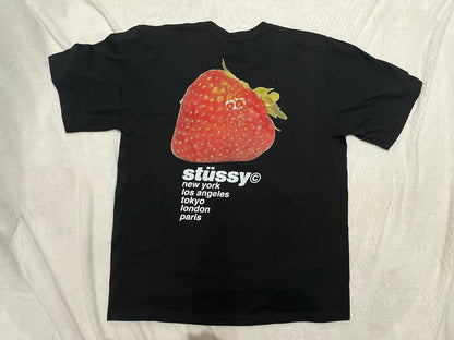 stussy-strawberry-tee-black-Drip Store Argentina