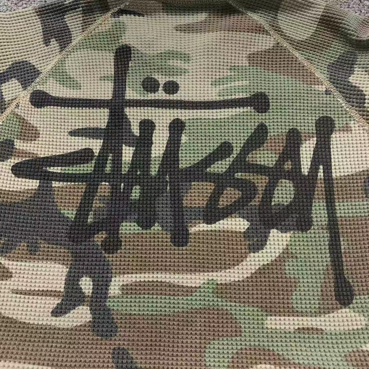 Remera Stussy Thermal Raglan Woodland Camo