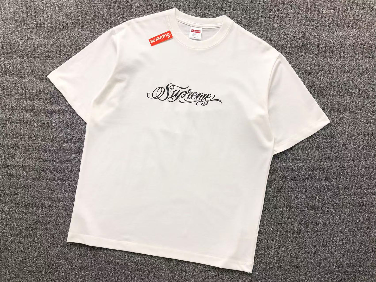 supreme-black-script-tee-white-Drip Store Argentina