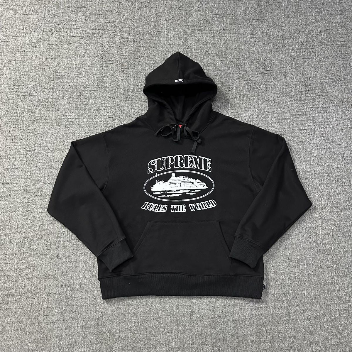 supreme-corteiz-rules-the-world-hoodie-black-Drip Store Argentina