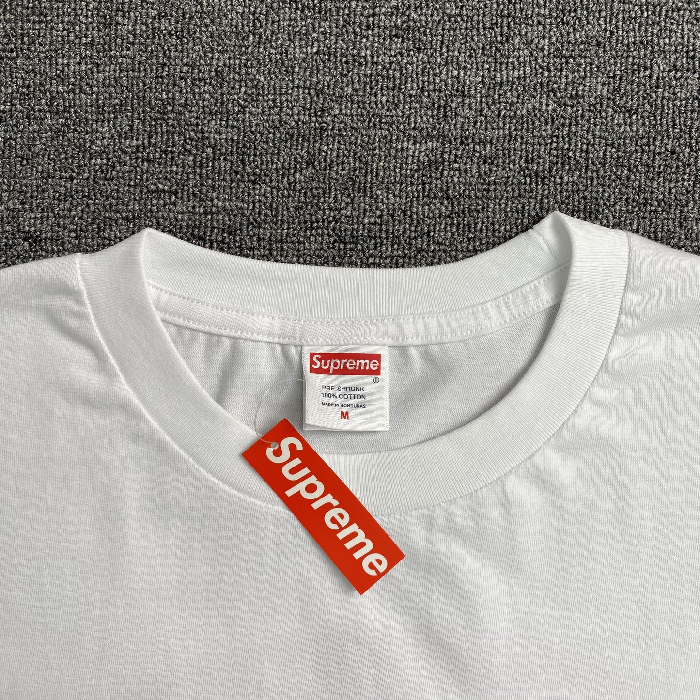 Remera Supreme Dalmatian Blanca