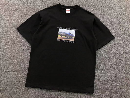supreme-dover-street-market-beijing-exclusive-tee-black-Drip Store Argentina