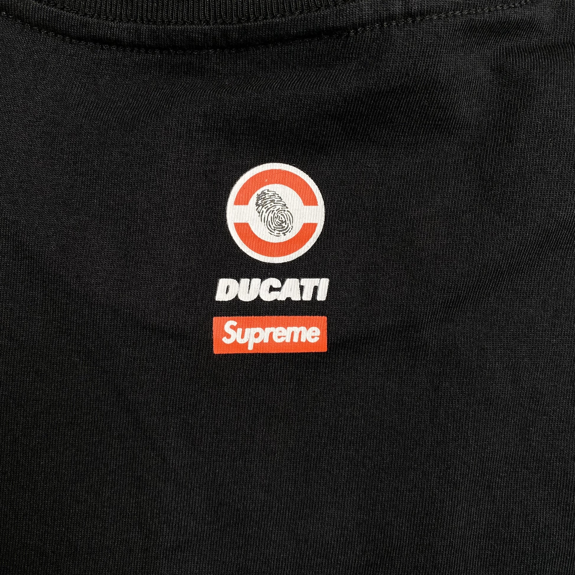 supreme-ducati-bike-tee-black-5-Drip Store Argentina