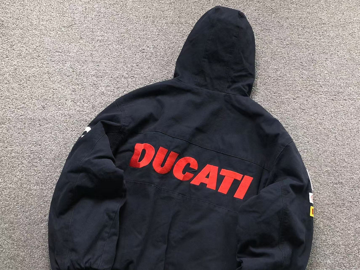 Campera Supreme Ducati Negra