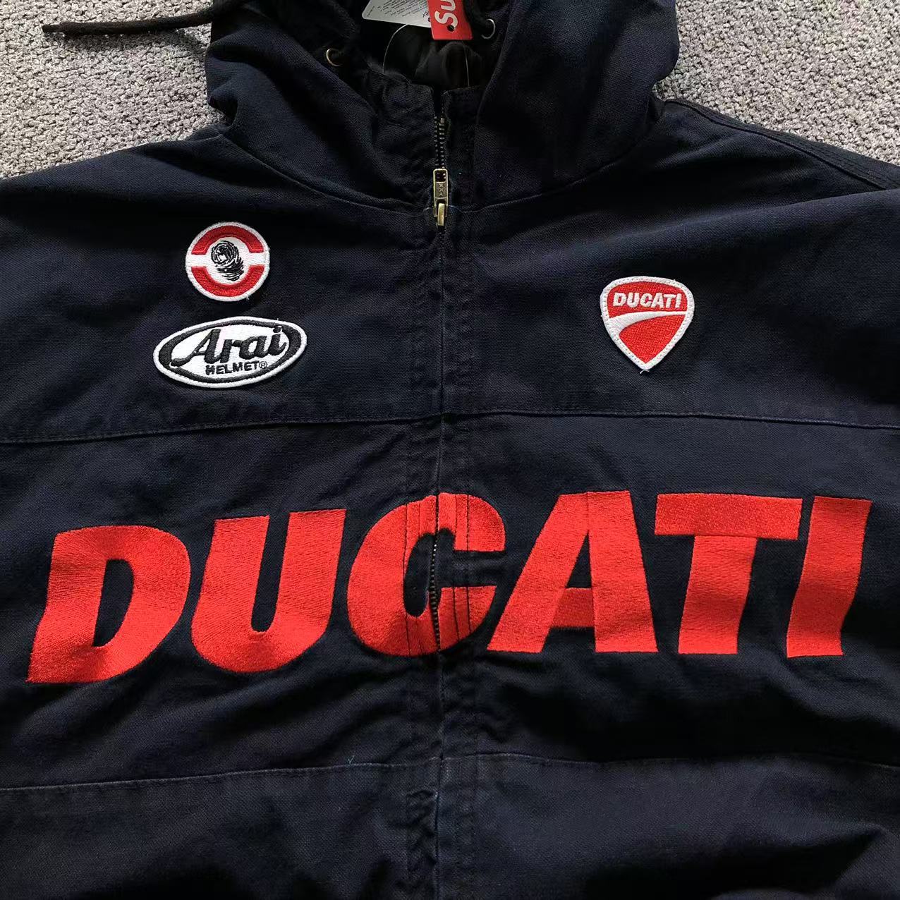 Campera Supreme Ducati Negra