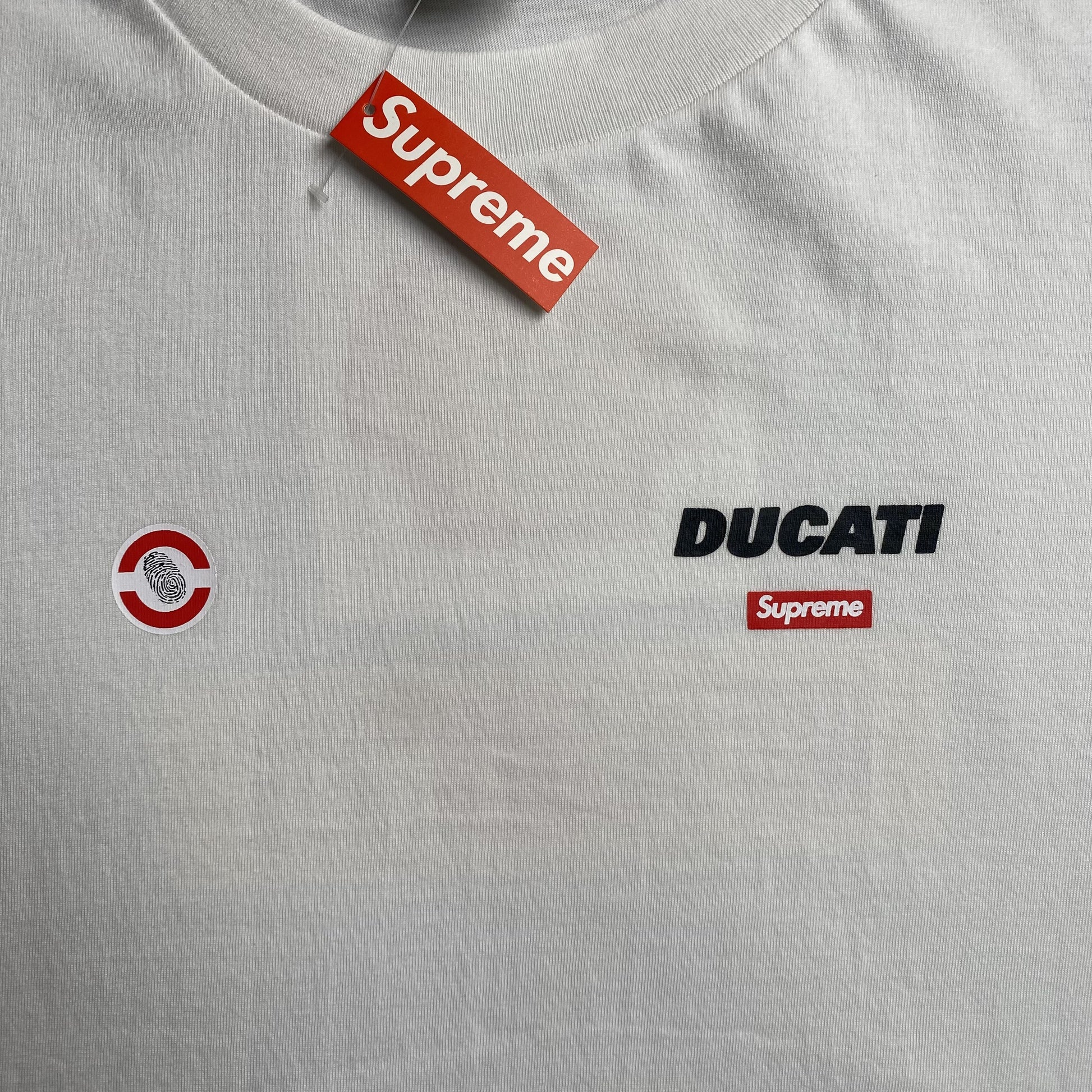 supreme-ducati-logo-tee-white-4-Drip Store Argentina