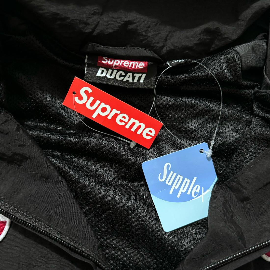 Campera Supreme Ducati Track Negra