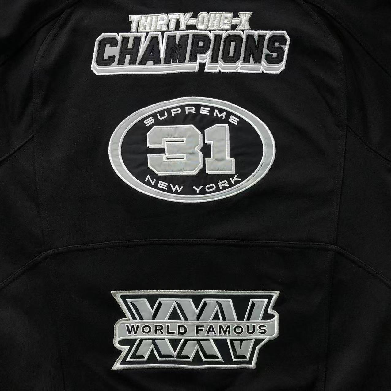 Campera Supreme Football Negra