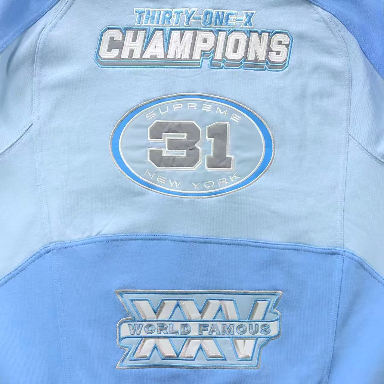 Campera Supreme Football Celeste