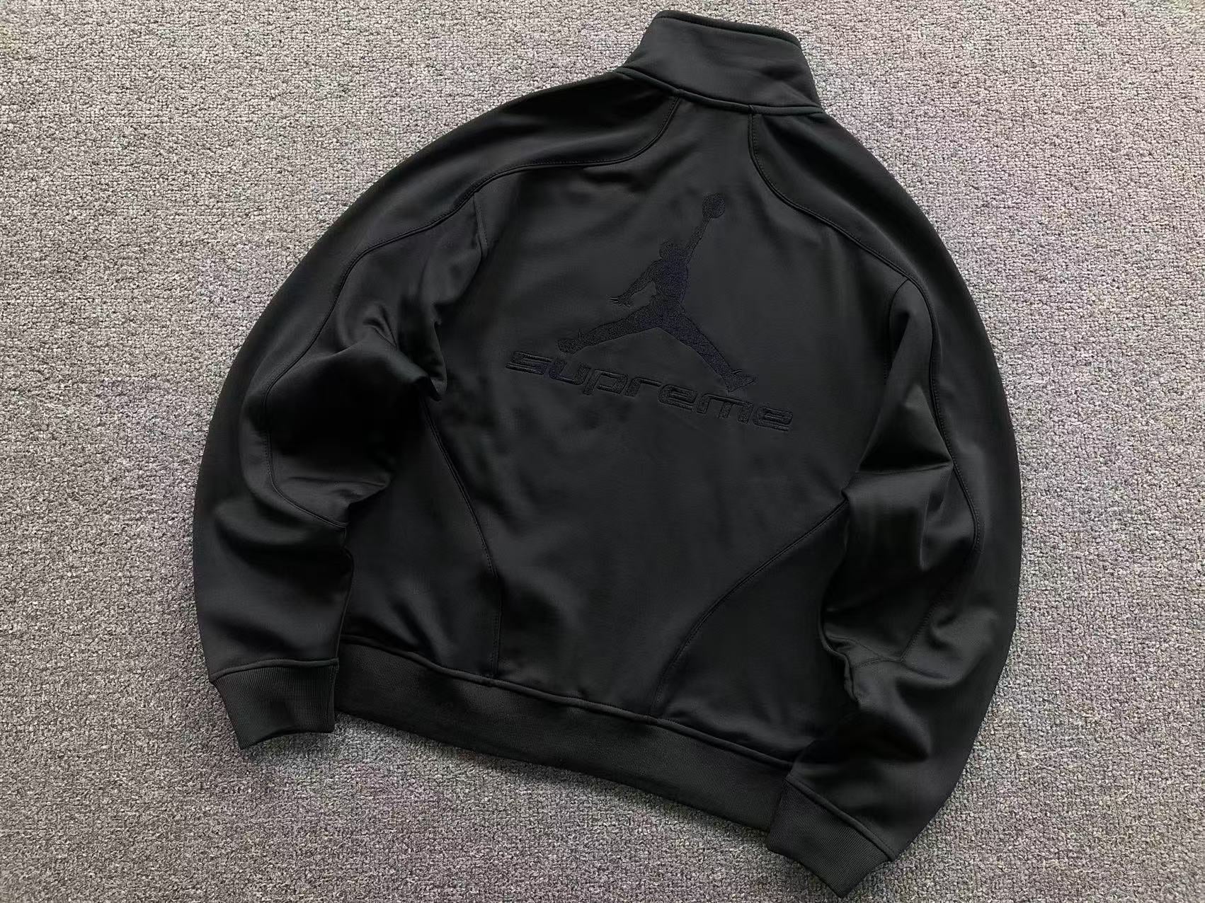 supreme-jordan-tricot-track-jacket-black-11-Drip Store Argentina