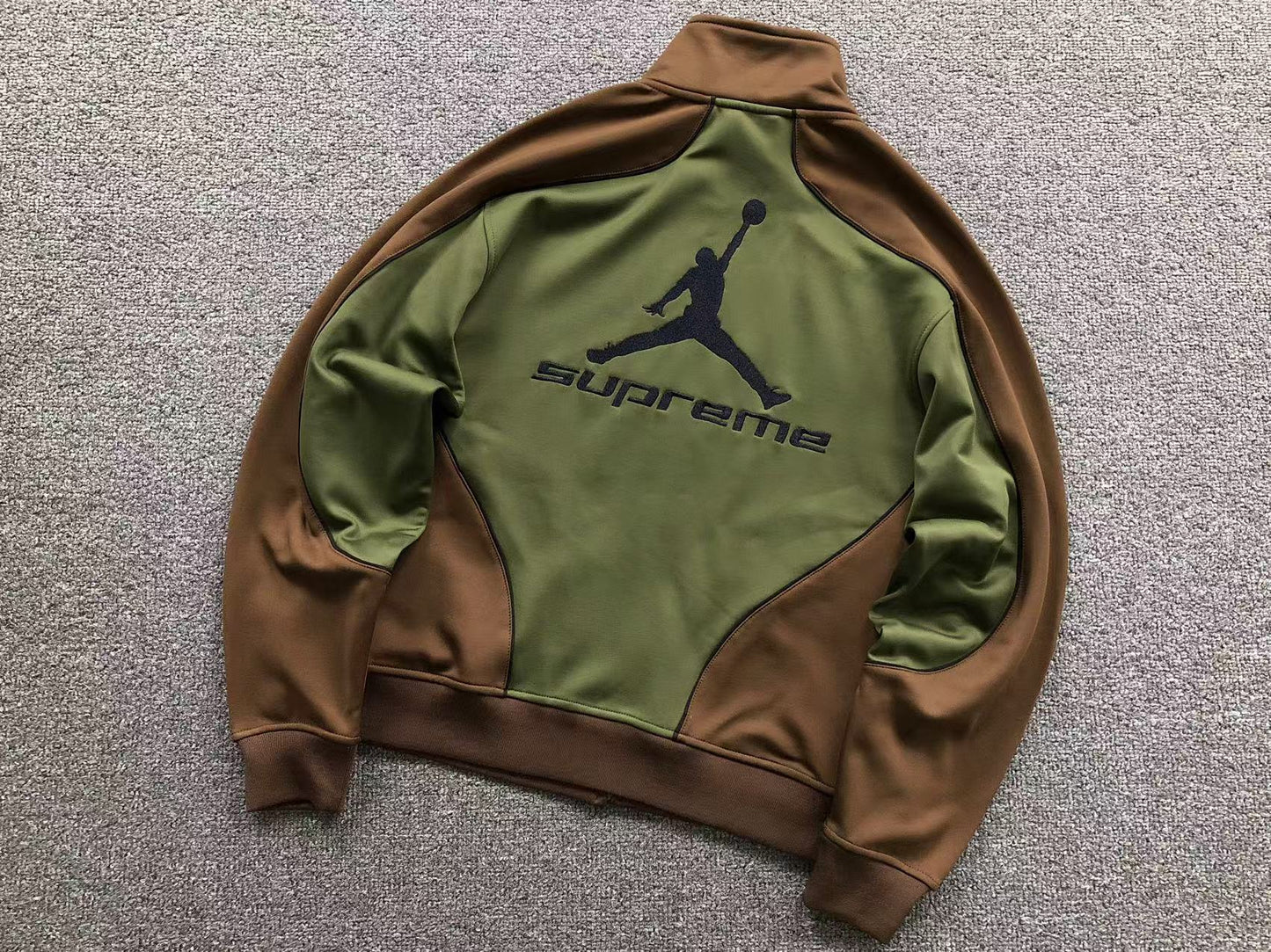 supreme-jordan-tricot-track-jacket-olive-Drip Store Argentina