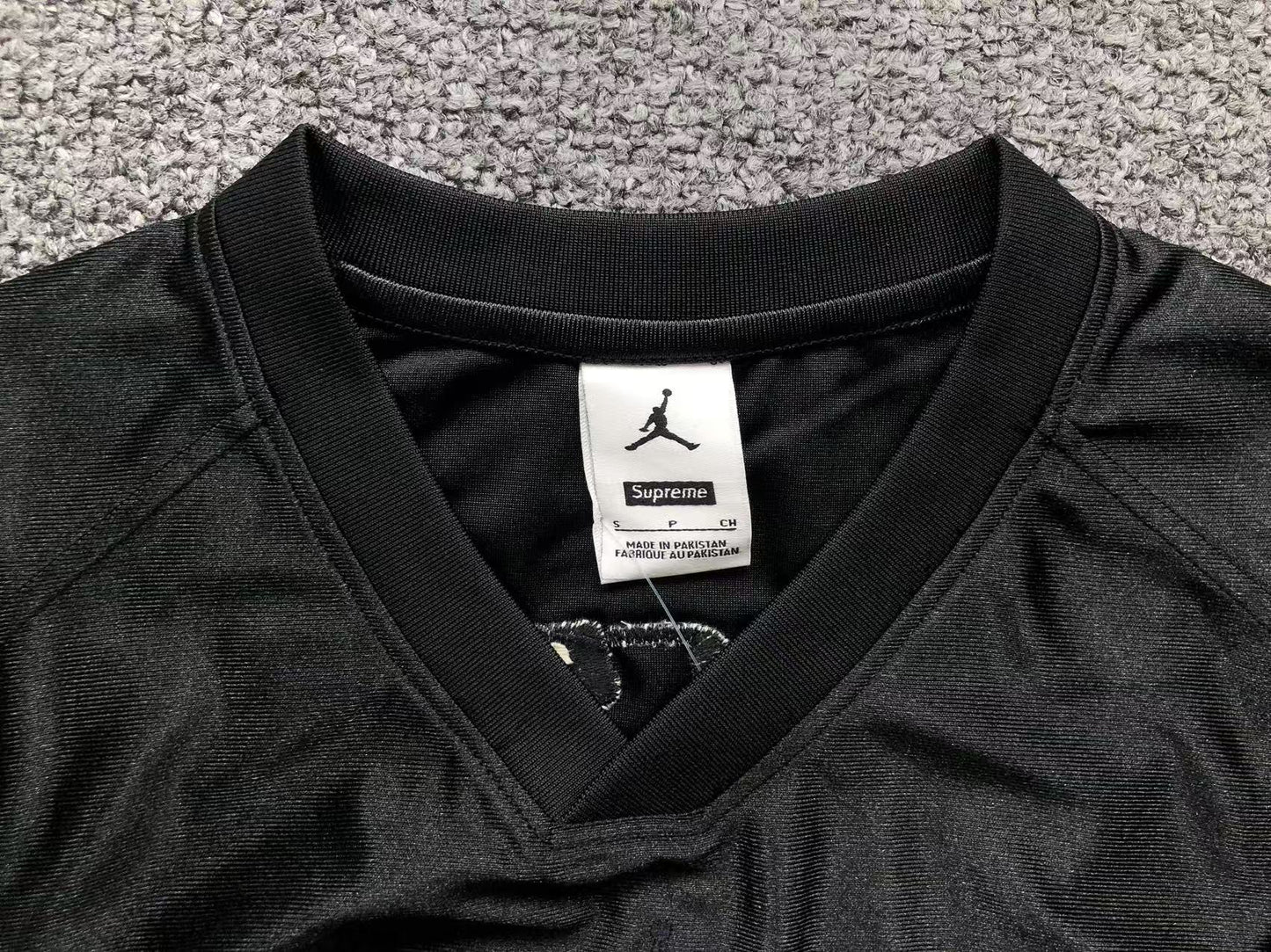 supreme-jordan-warm-up-jersey-black-6-Drip Store Argentina