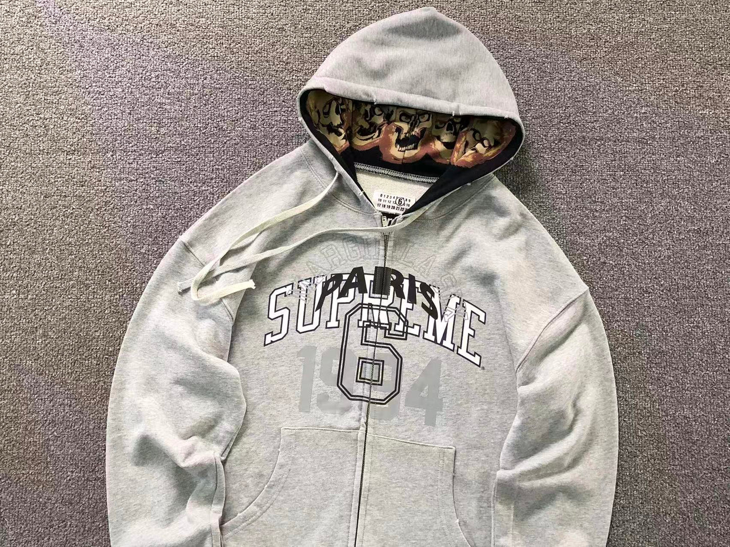 Campera Supreme MM6 Maison Margiela Box Logo Negra