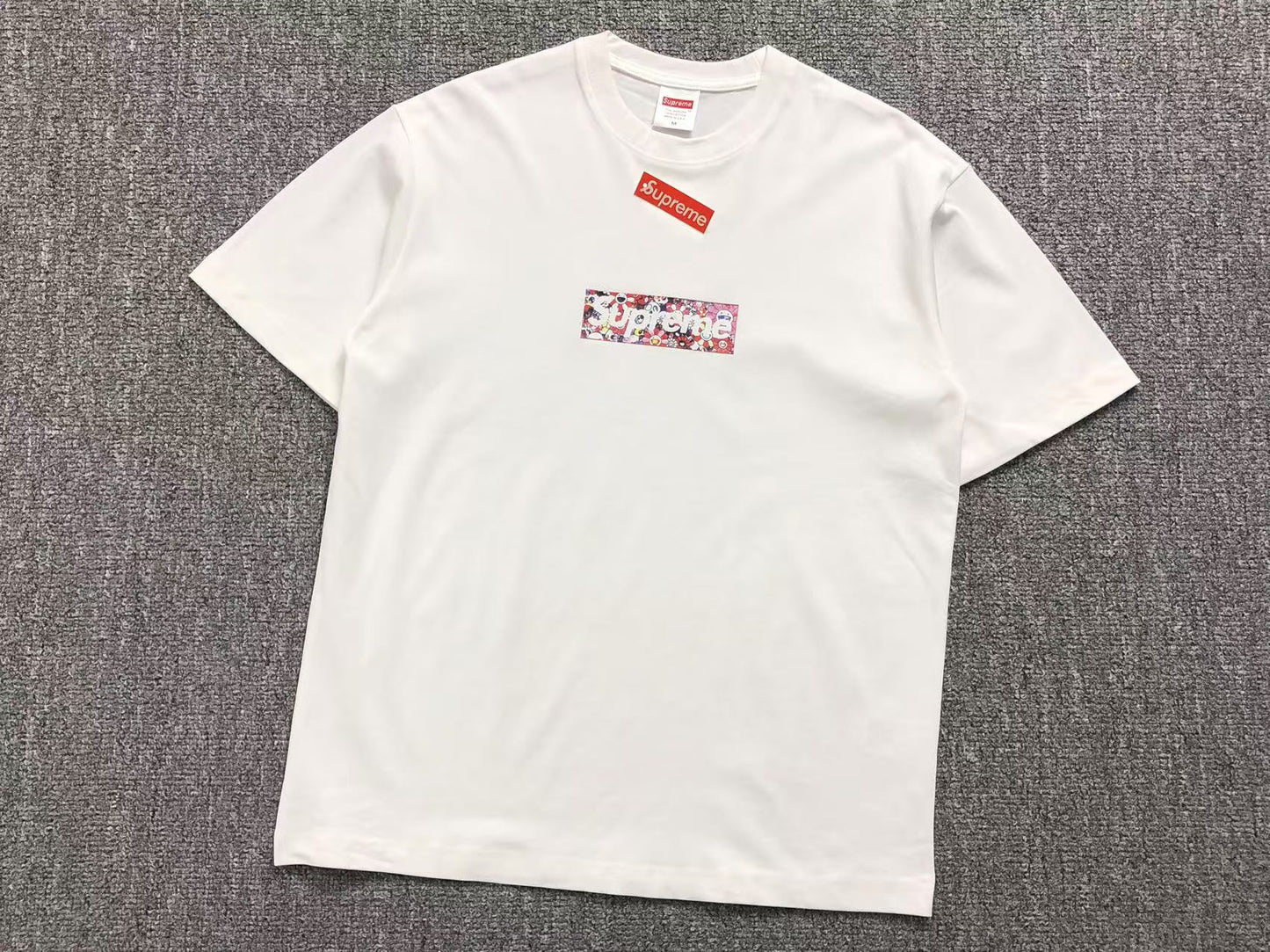 supreme-murakami-box-logo-tee-white-Drip Store Argentina
