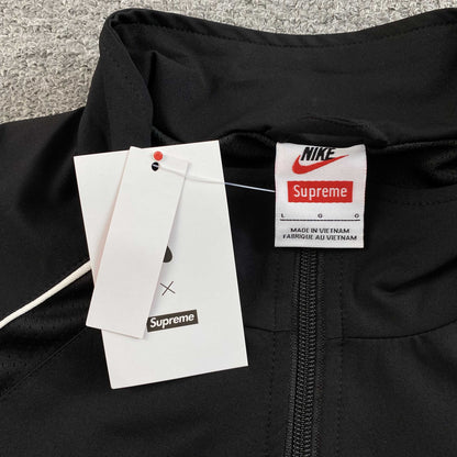 Campera Supreme Nike Negra