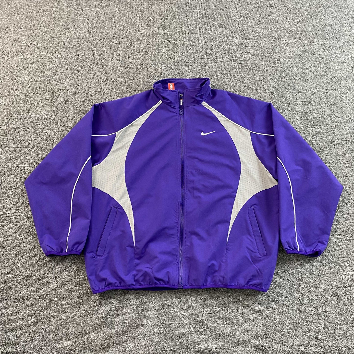 Campera Supreme Nike Violeta