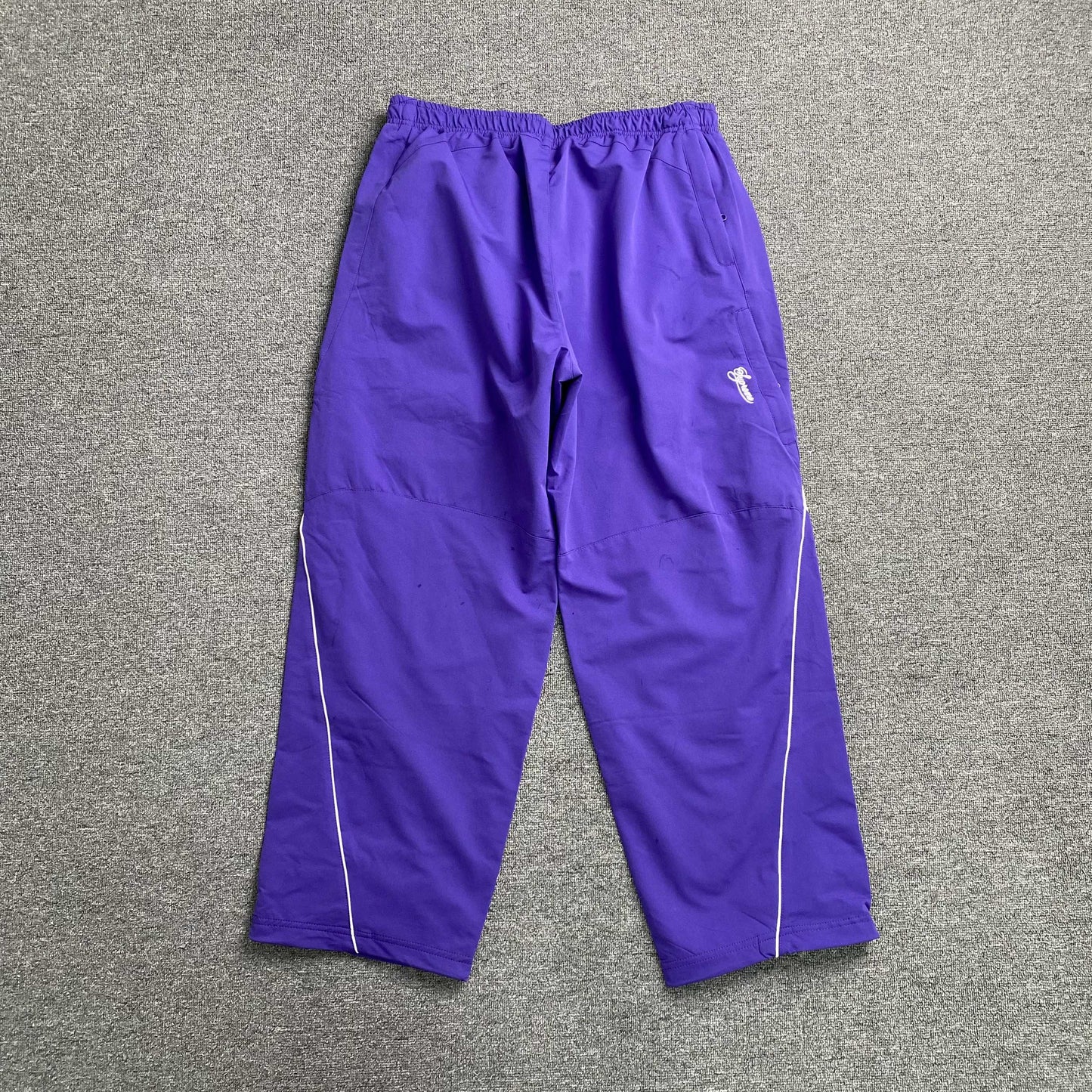 Pantalón Supreme Nike Violeta
