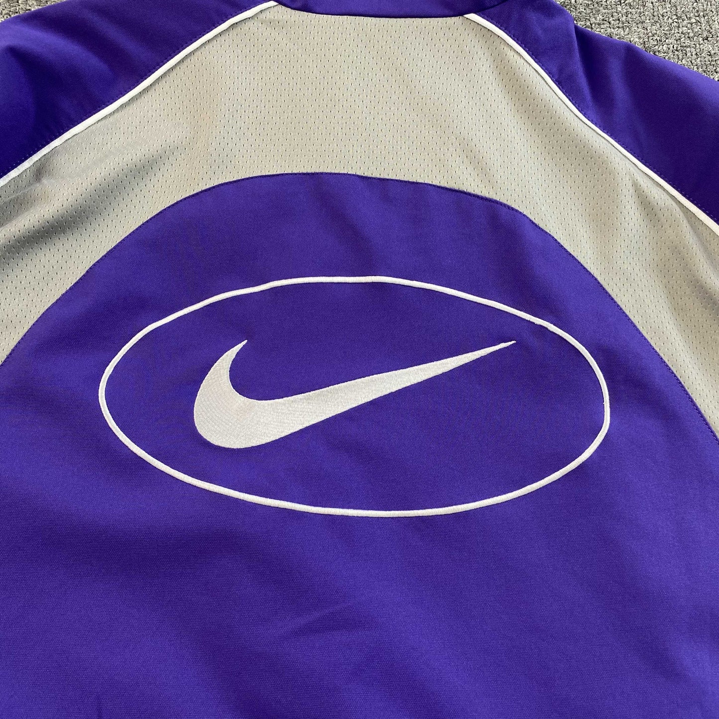 Conjunto Supreme x  Nike Violeta