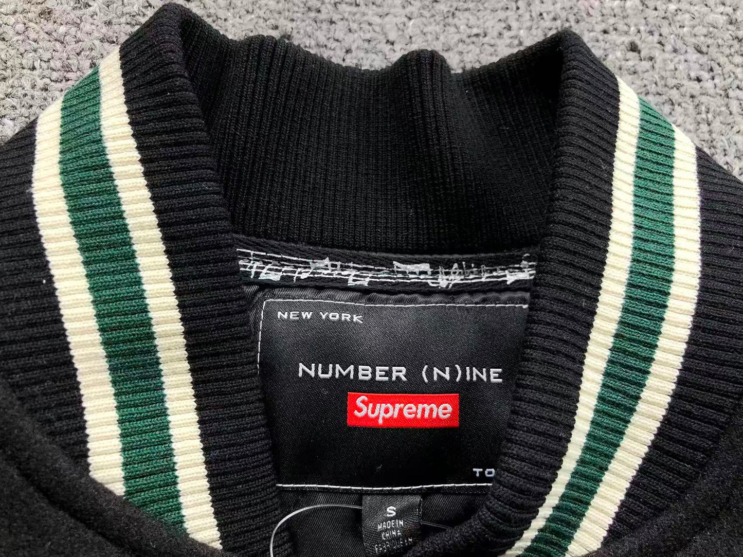 Campera Supreme Number (N)ine Mickey Negra
