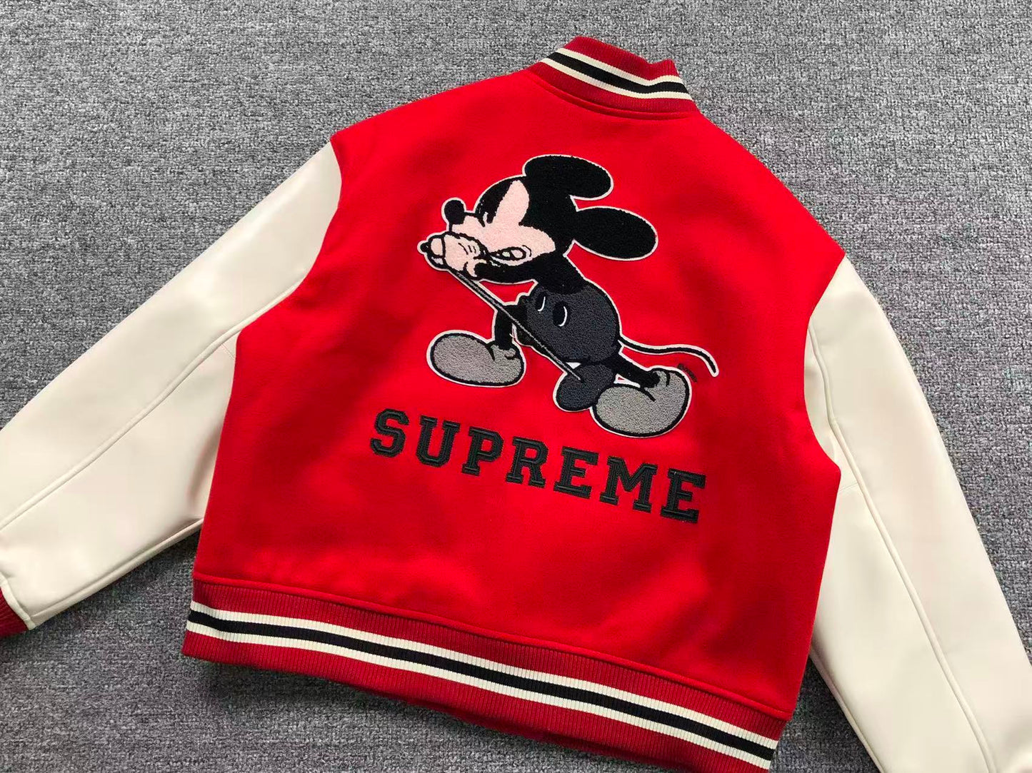 Campera Supreme Number (N)ine Mickey Roja