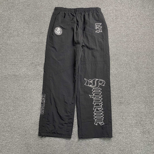 Pantalón Supreme Old English Negro
