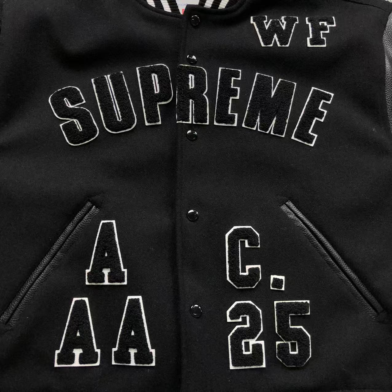 Campera Supreme Praises Negra